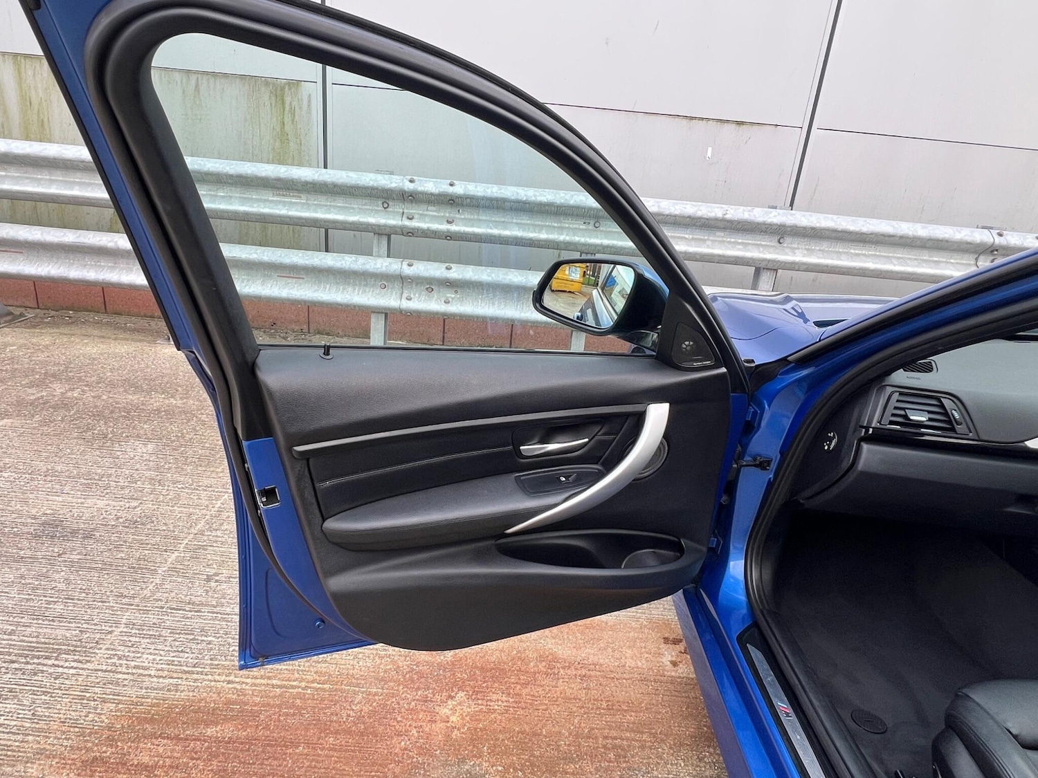 Used BMW 3 Series 2015 for sale - 77396578: Photo 46