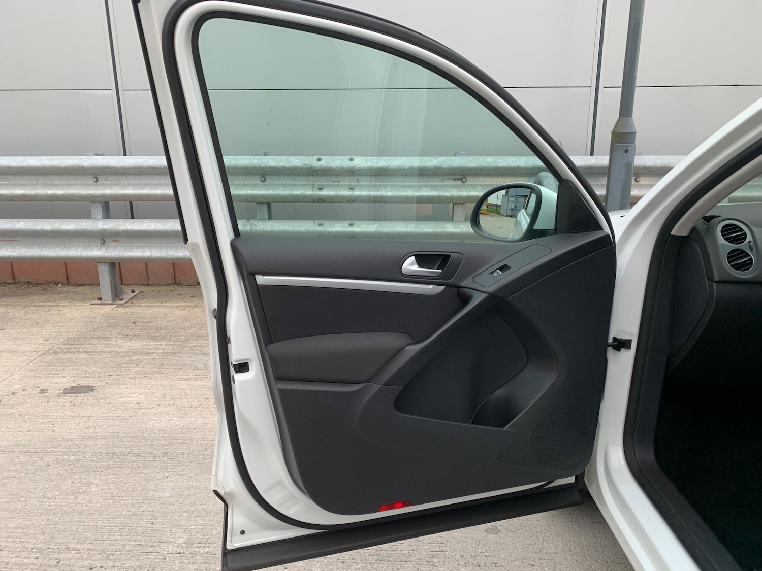 Used Volkswagen Tiguan 2014 for sale - 77396548: Photo 51