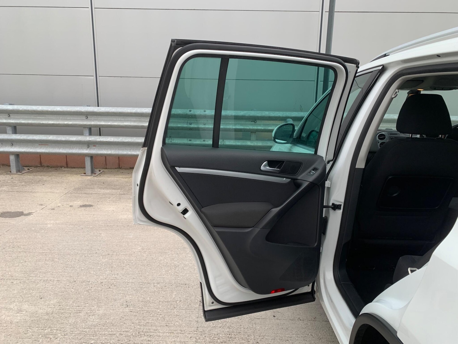 Used Volkswagen Tiguan 2014 for sale - 77396548: Photo 52