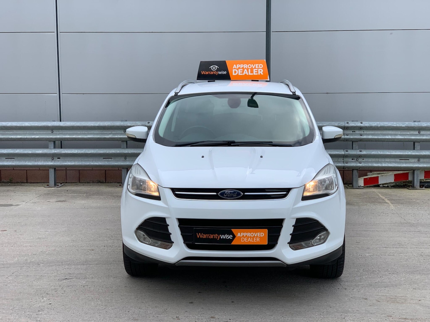 Used Ford Kuga 2015 for sale - 77395960: Photo 2