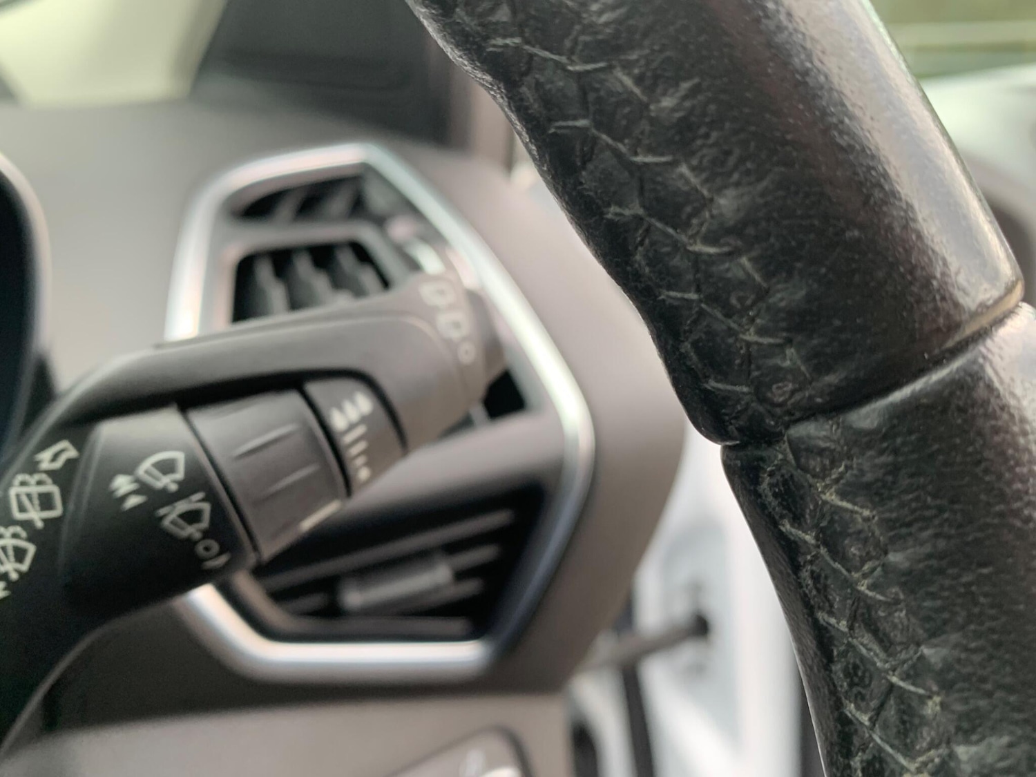 Used Ford Kuga 2015 for sale - 77395960: Photo 30