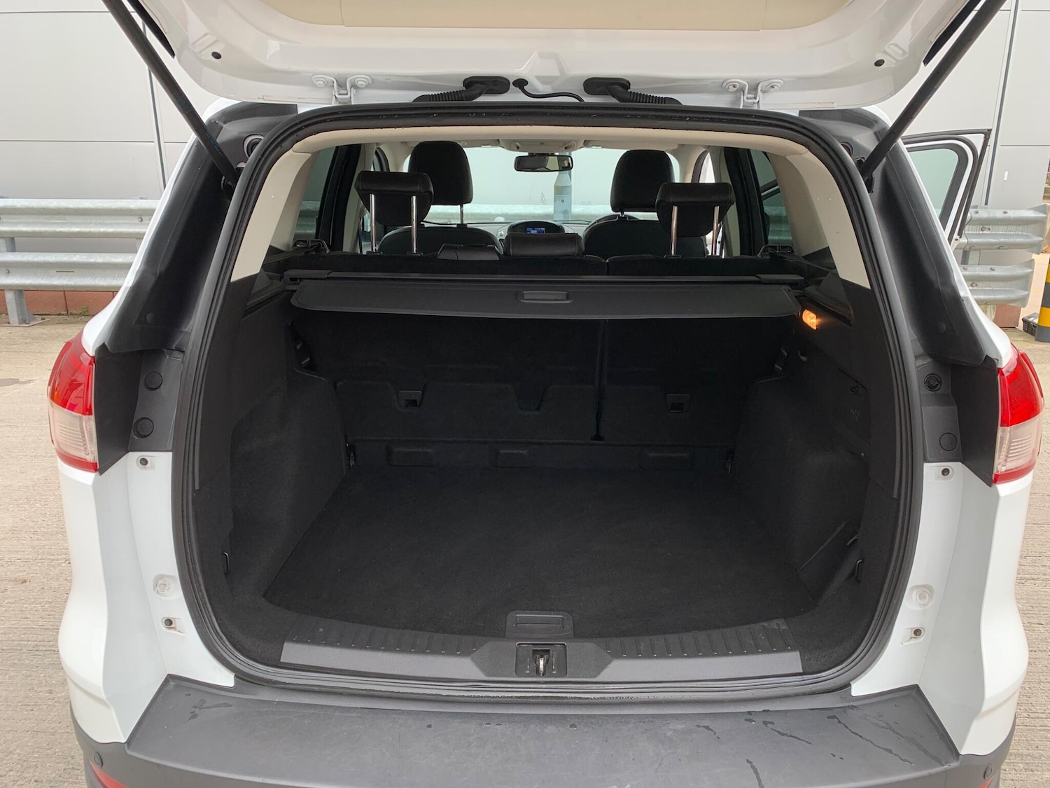 Used Ford Kuga 2015 for sale - 77395960: Photo 50