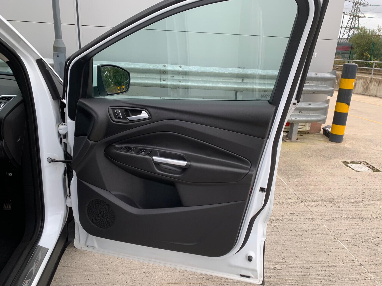 Used Ford Kuga 2015 for sale - 77395960: Photo 53