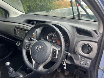 Used Toyota Yaris 2012 for sale - 78401213: Photo