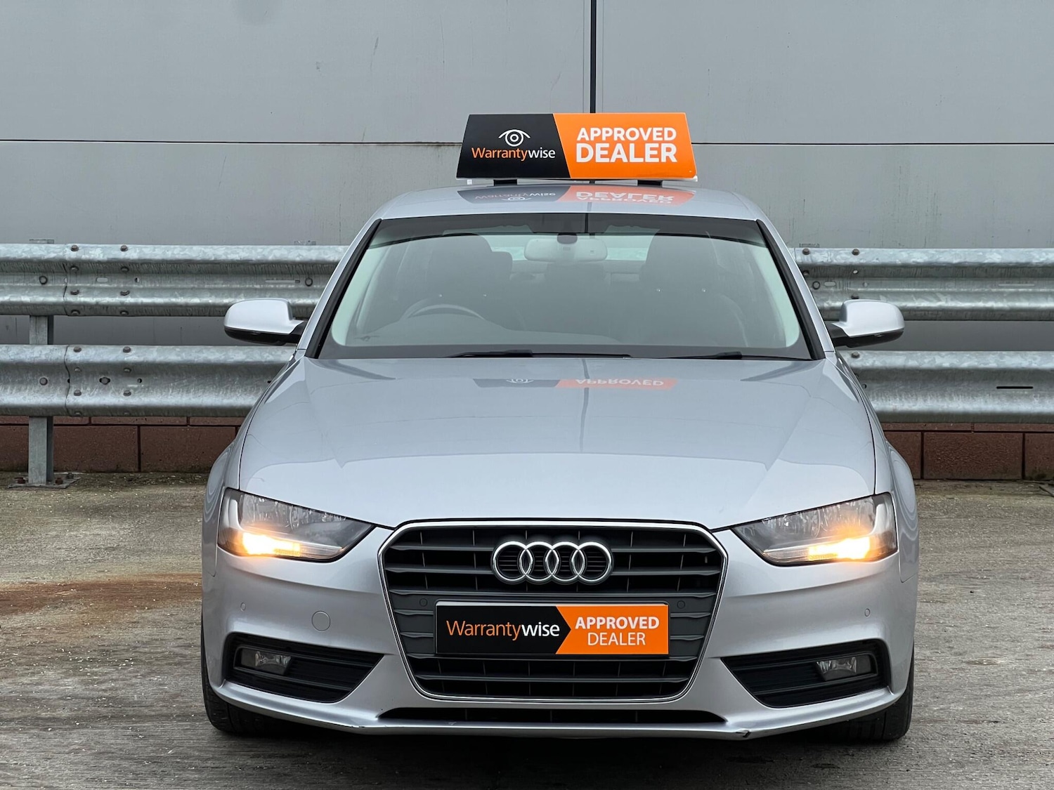 Used Audi A4 2015 for sale - 77705062: Photo 2