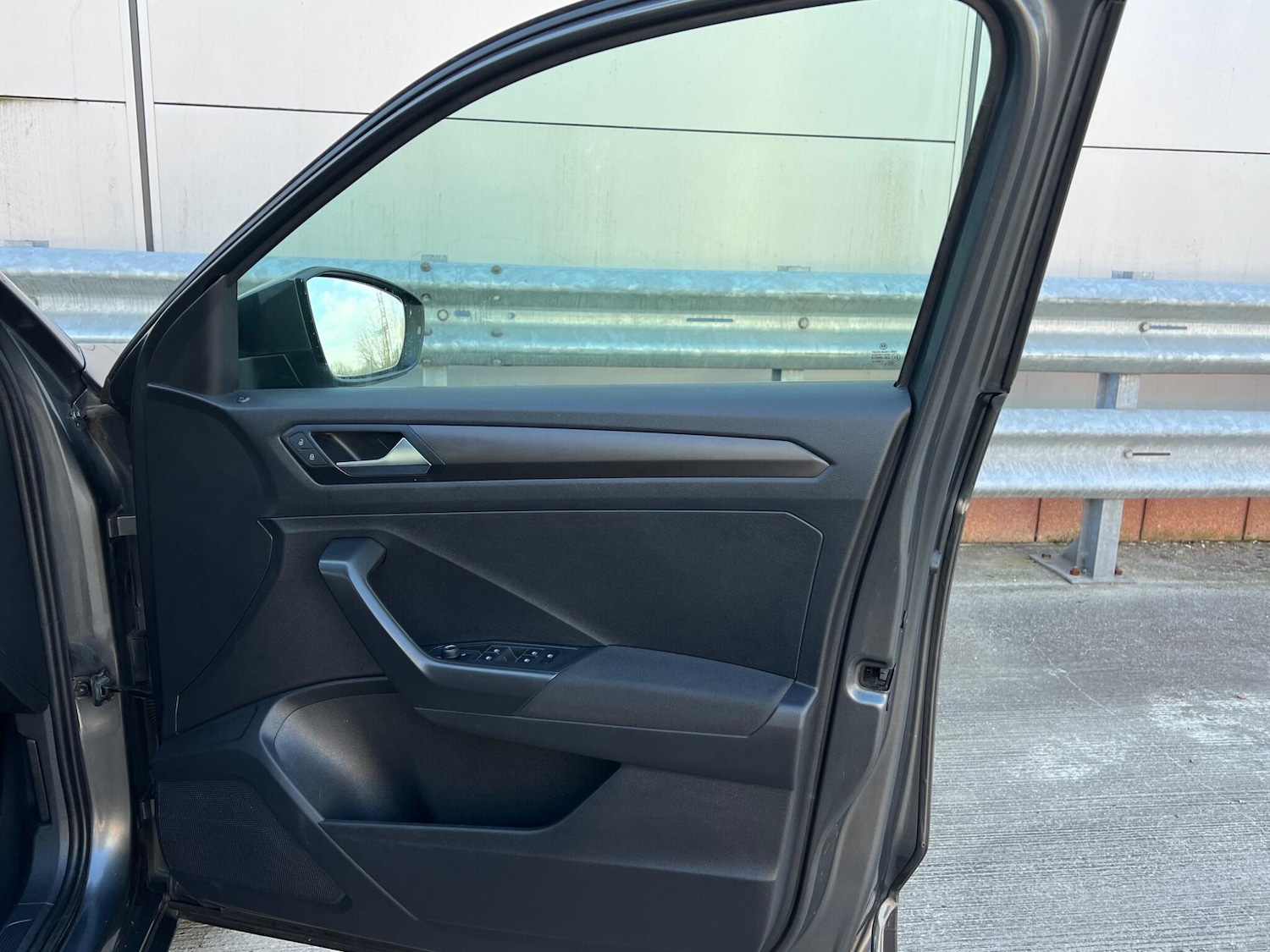 Used Volkswagen T-Roc 2018 for sale - 77768838: Photo 31