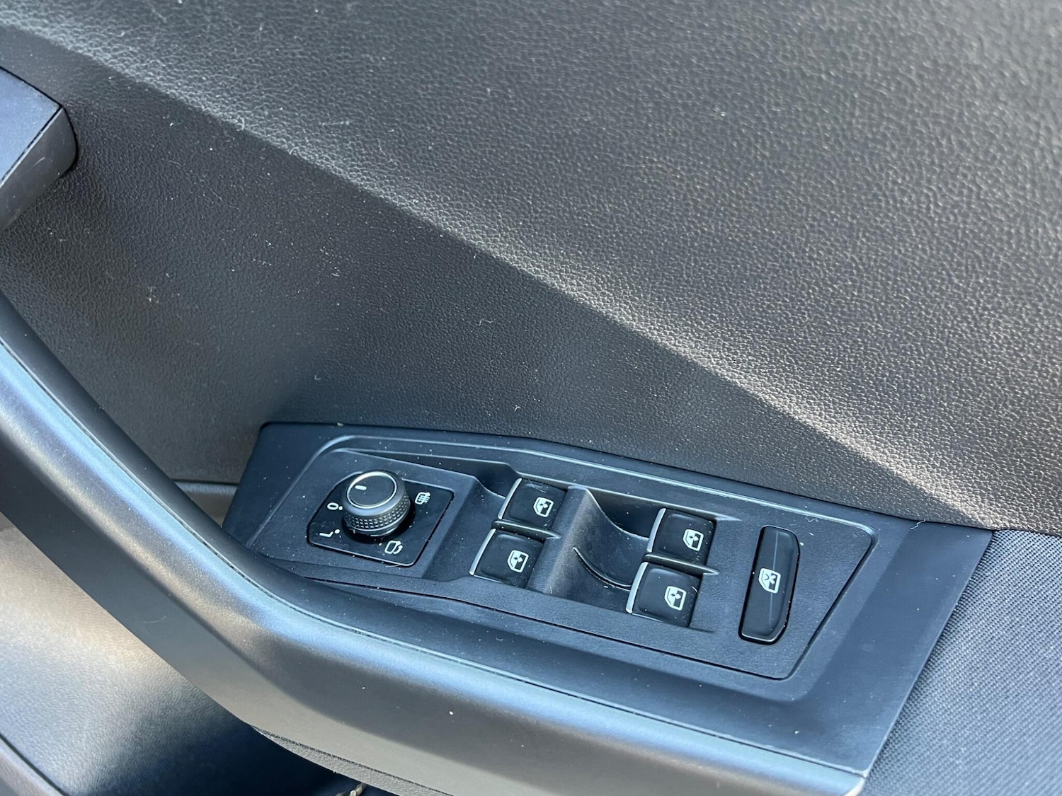 Used Volkswagen T-Roc 2018 for sale - 77768838: Photo 33