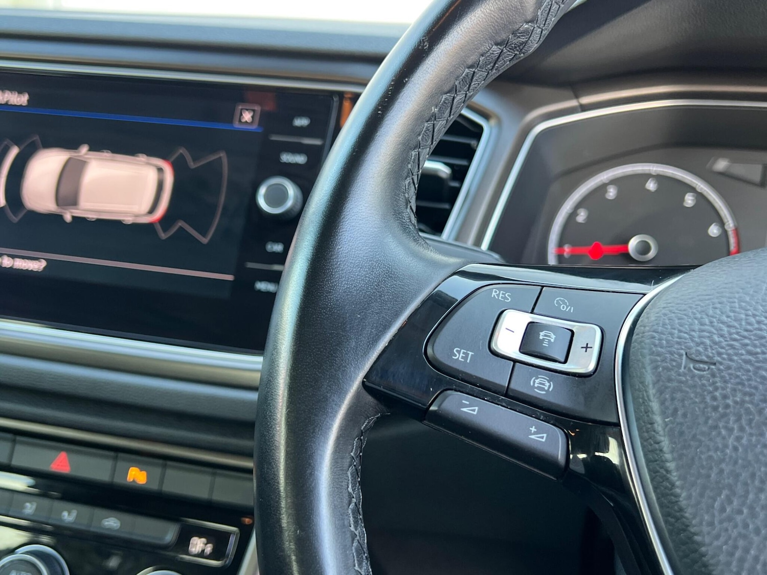 Used Volkswagen T-Roc 2018 for sale - 77768838: Photo 37