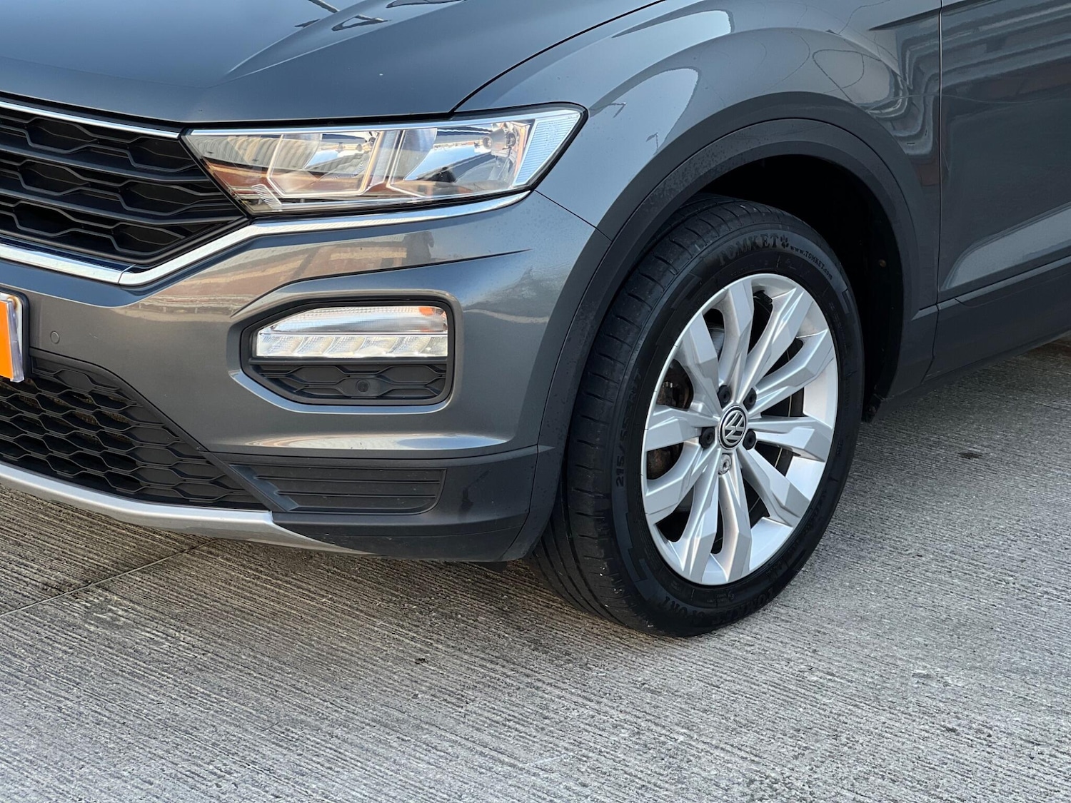 Used Volkswagen T-Roc 2018 for sale - 77768838: Photo 4