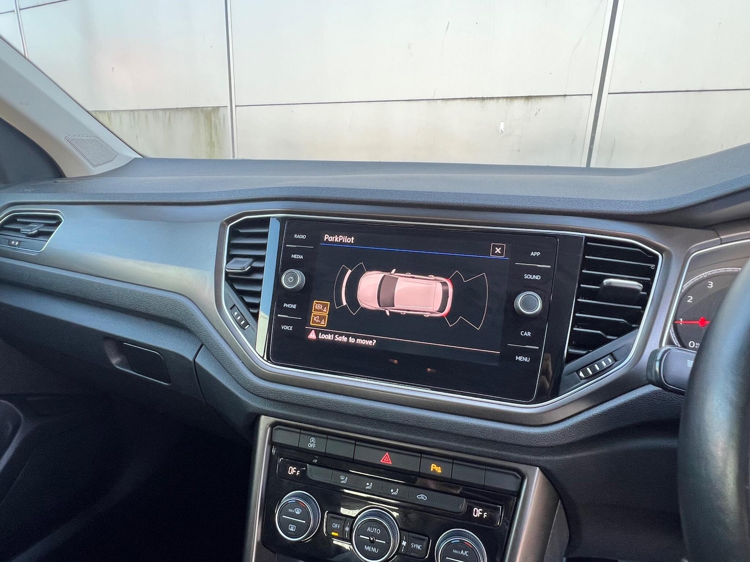 Used Volkswagen T-Roc 2018 for sale - 77768838: Photo 41