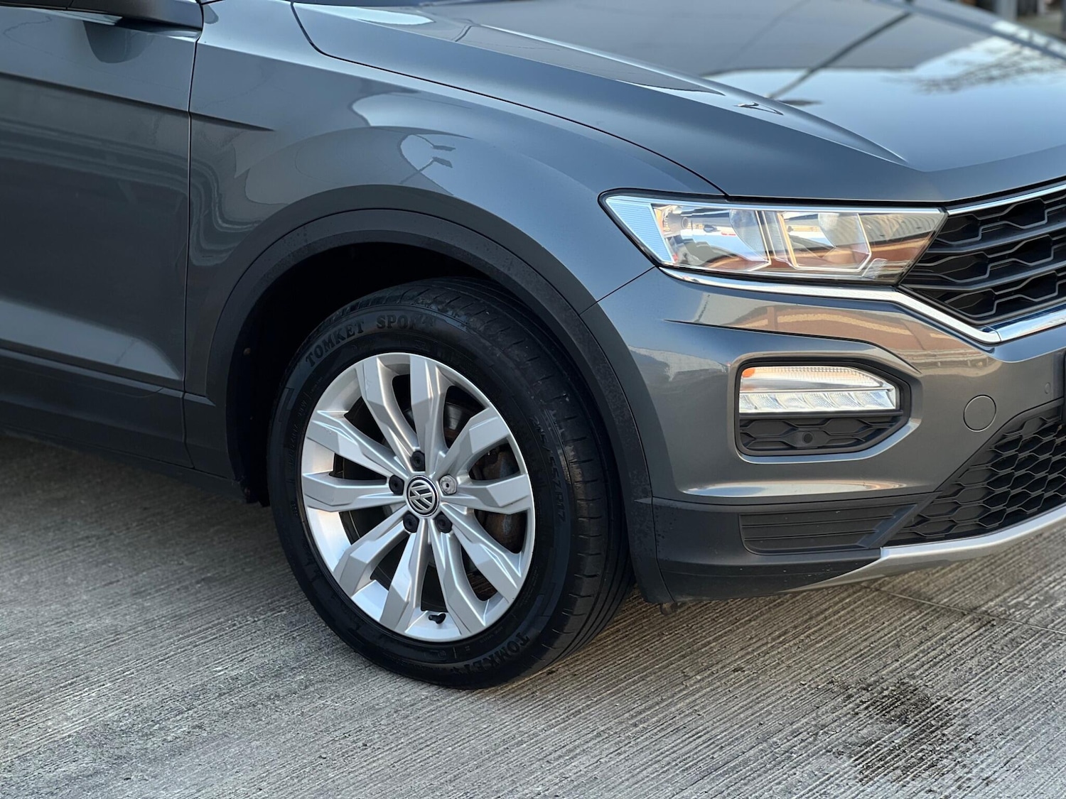 Used Volkswagen T-Roc 2018 for sale - 77768838: Photo 5