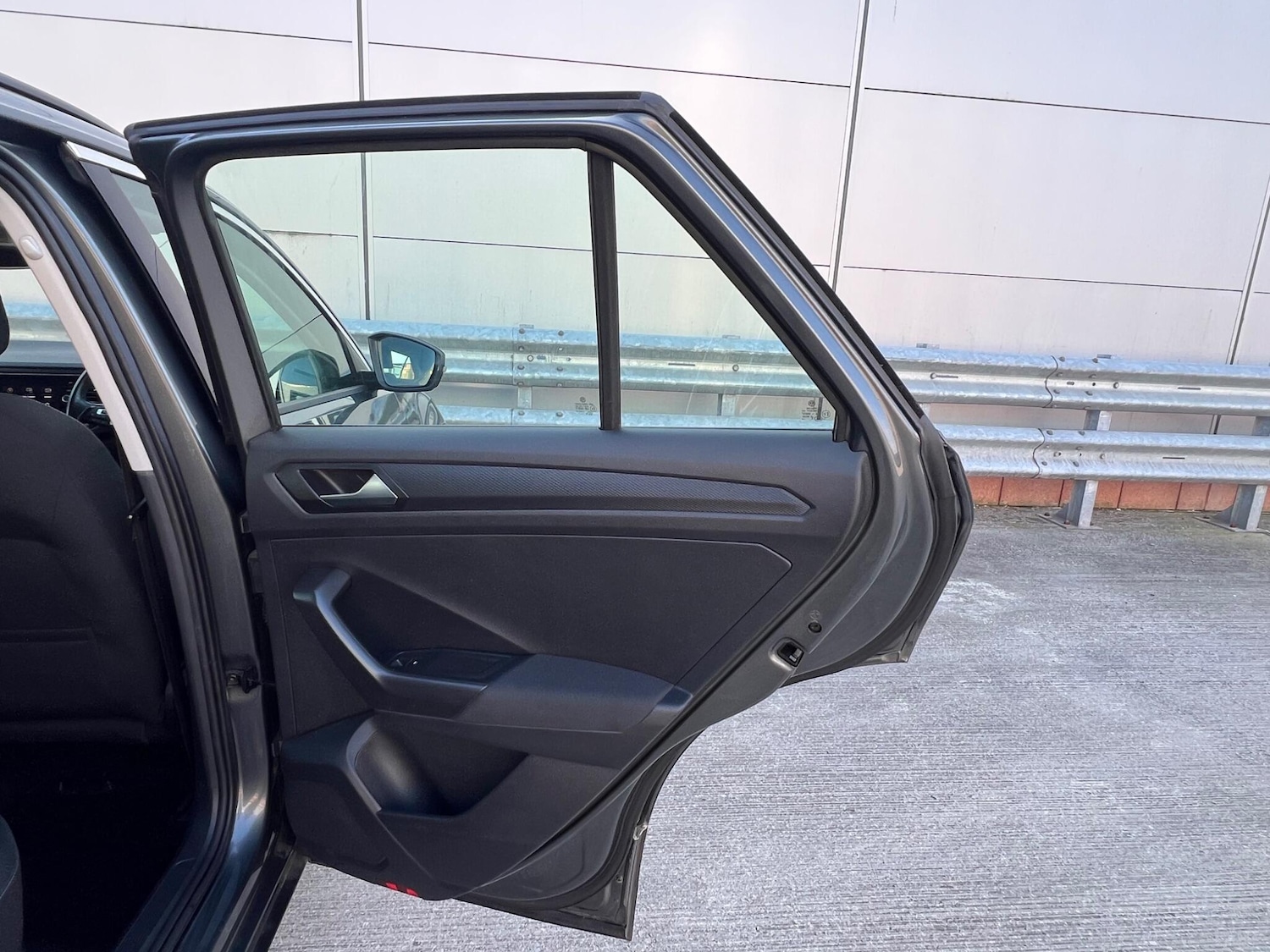 Used Volkswagen T-Roc 2018 for sale - 77768838: Photo 64