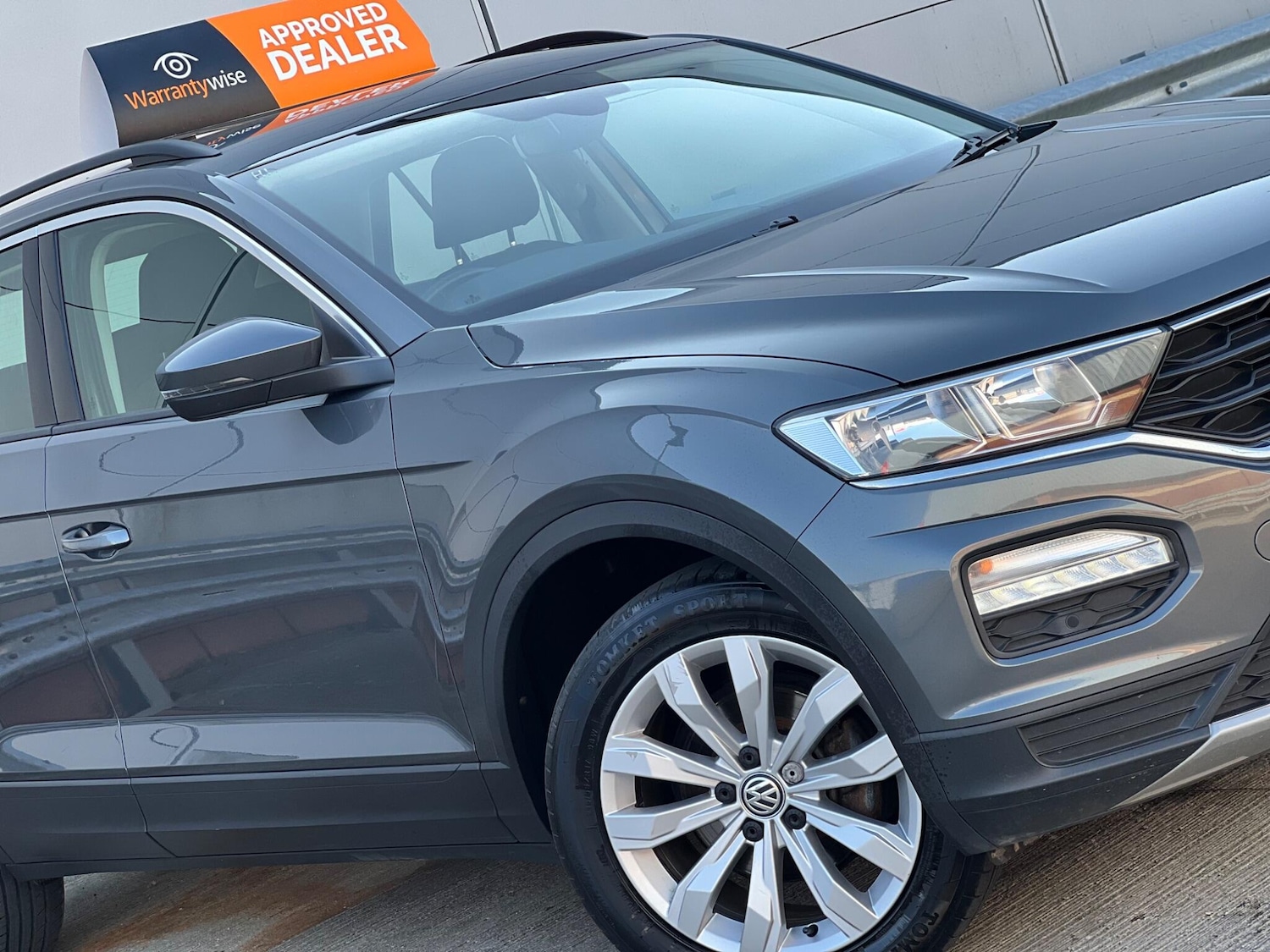 Used Volkswagen T-Roc 2018 for sale - 77768838: Photo 8
