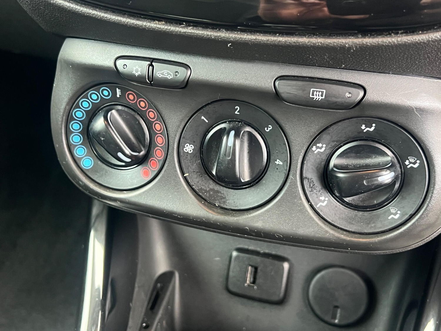 Used Vauxhall ADAM 2018 for sale - 77395979: Photo 41