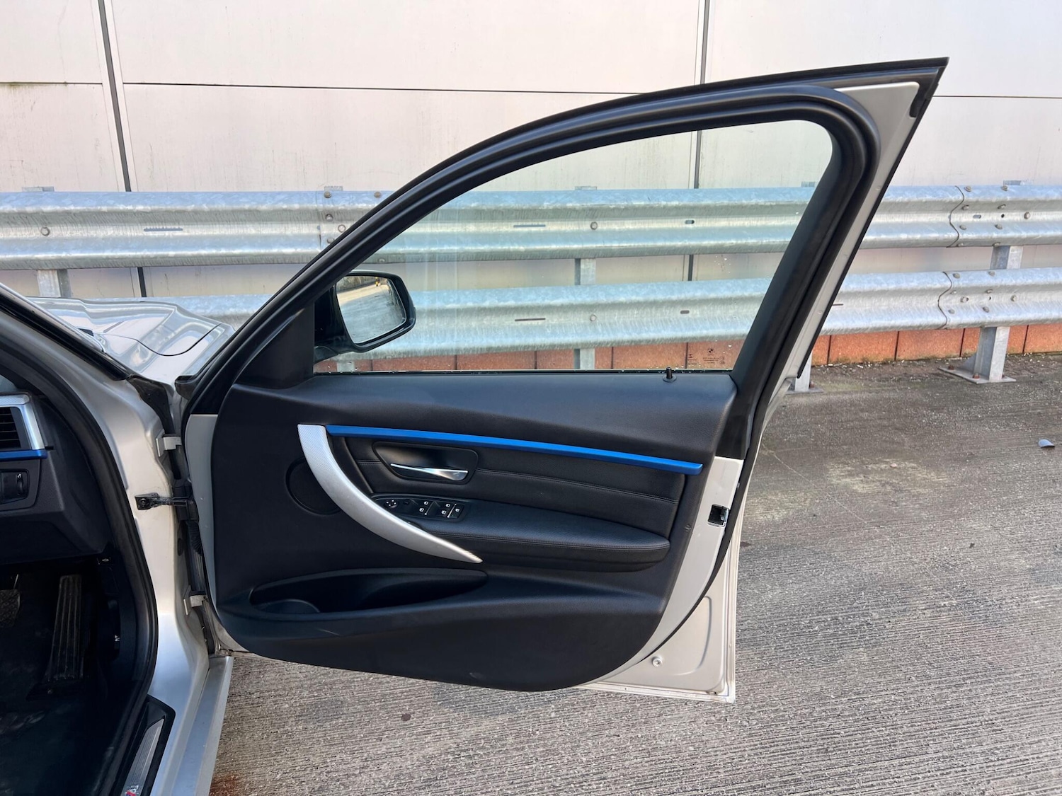 Used BMW 3 Series 2016 for sale - 77396534: Photo 24