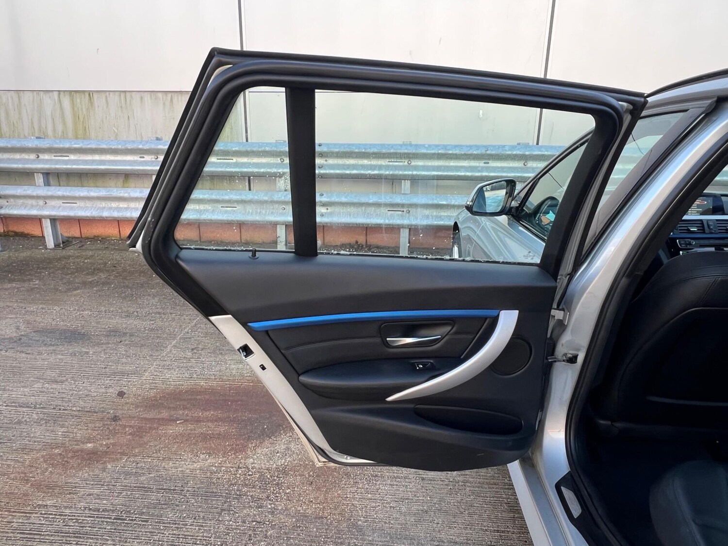 Used BMW 3 Series 2016 for sale - 77396534: Photo 54