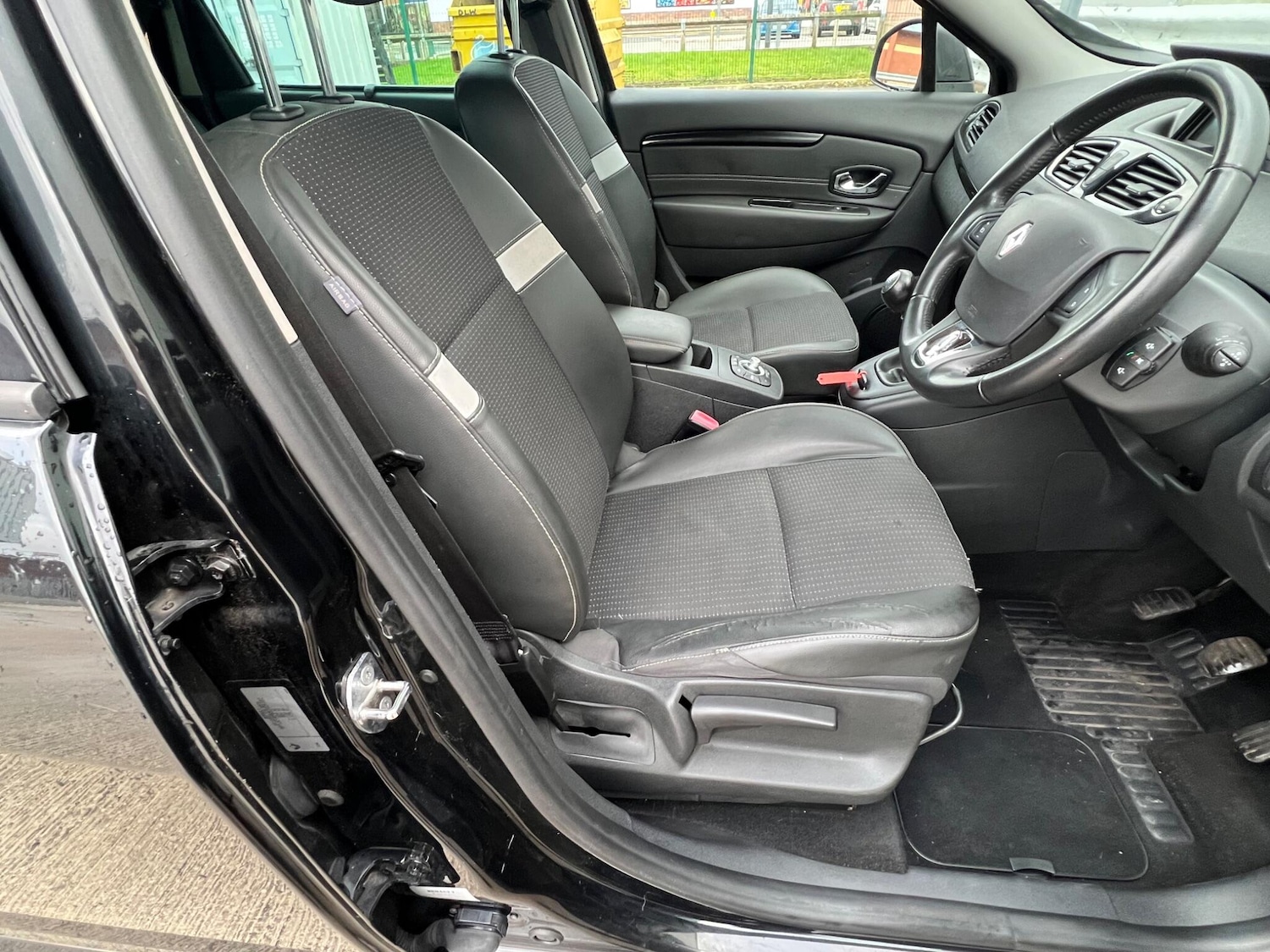 Used Renault Grand Scenic 2014 for sale - 77738460: Photo 19