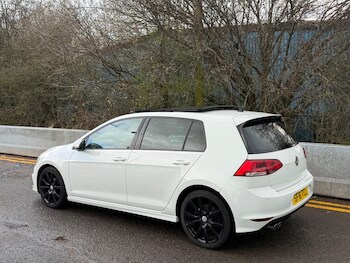 Used Volkswagen Golf 2016 for sale - 78072555: Photo