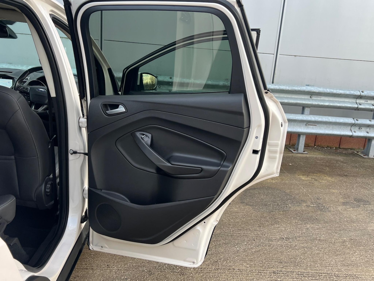 Used Ford Kuga for sale - 77395691: Photo 28