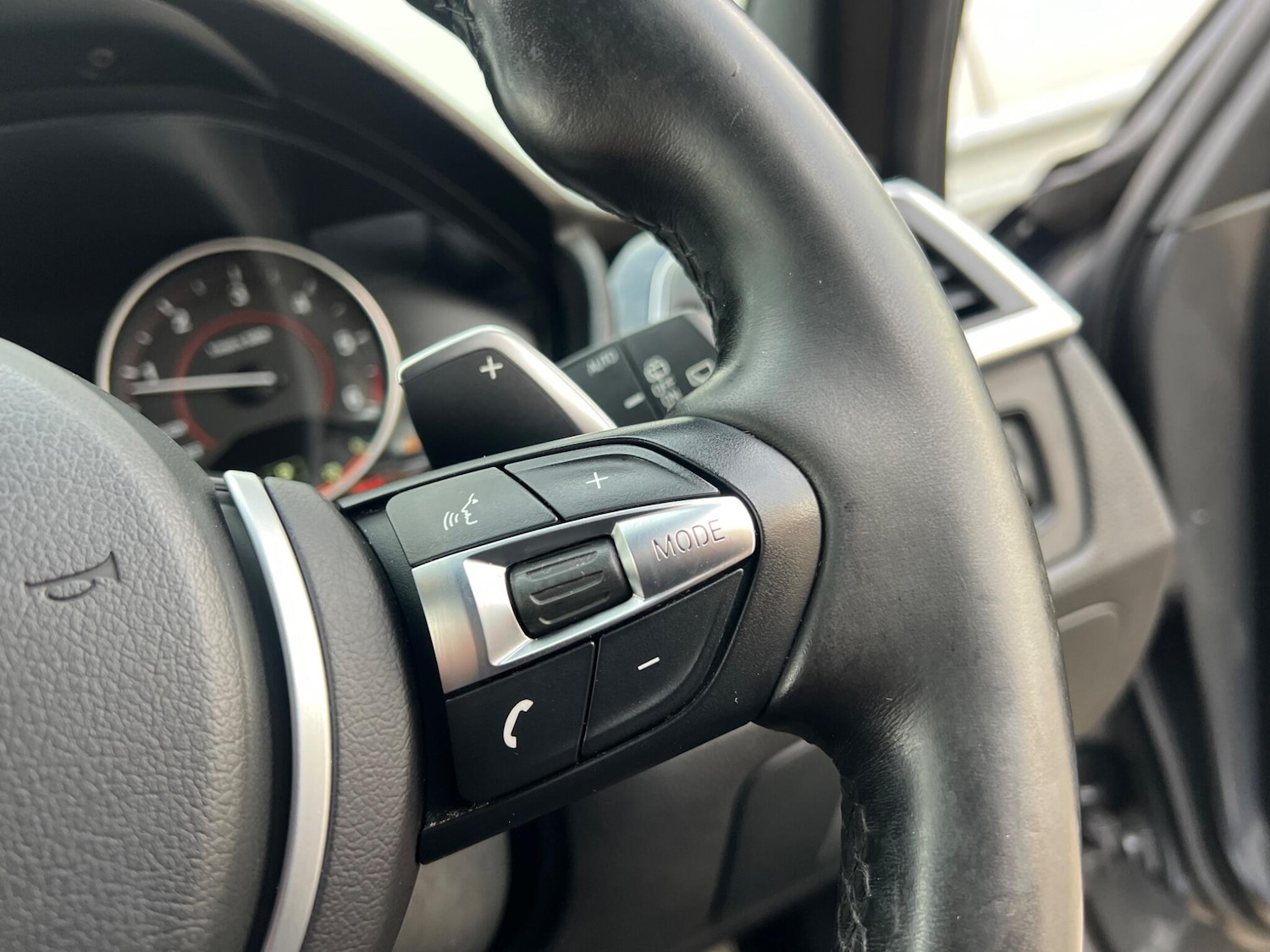 Used BMW 3 Series 2018 for sale - 77395878: Photo 54