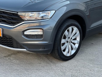 Used Volkswagen T-Roc 2018 for sale - 78323731: Photo