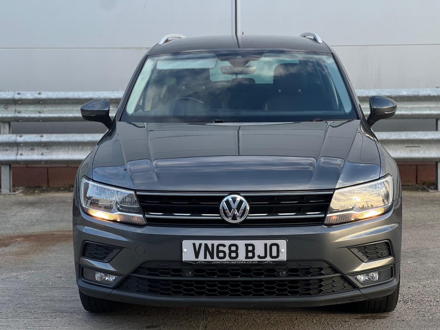 Used Volkswagen Tiguan 2018 for sale - 78062825: Photo 2
