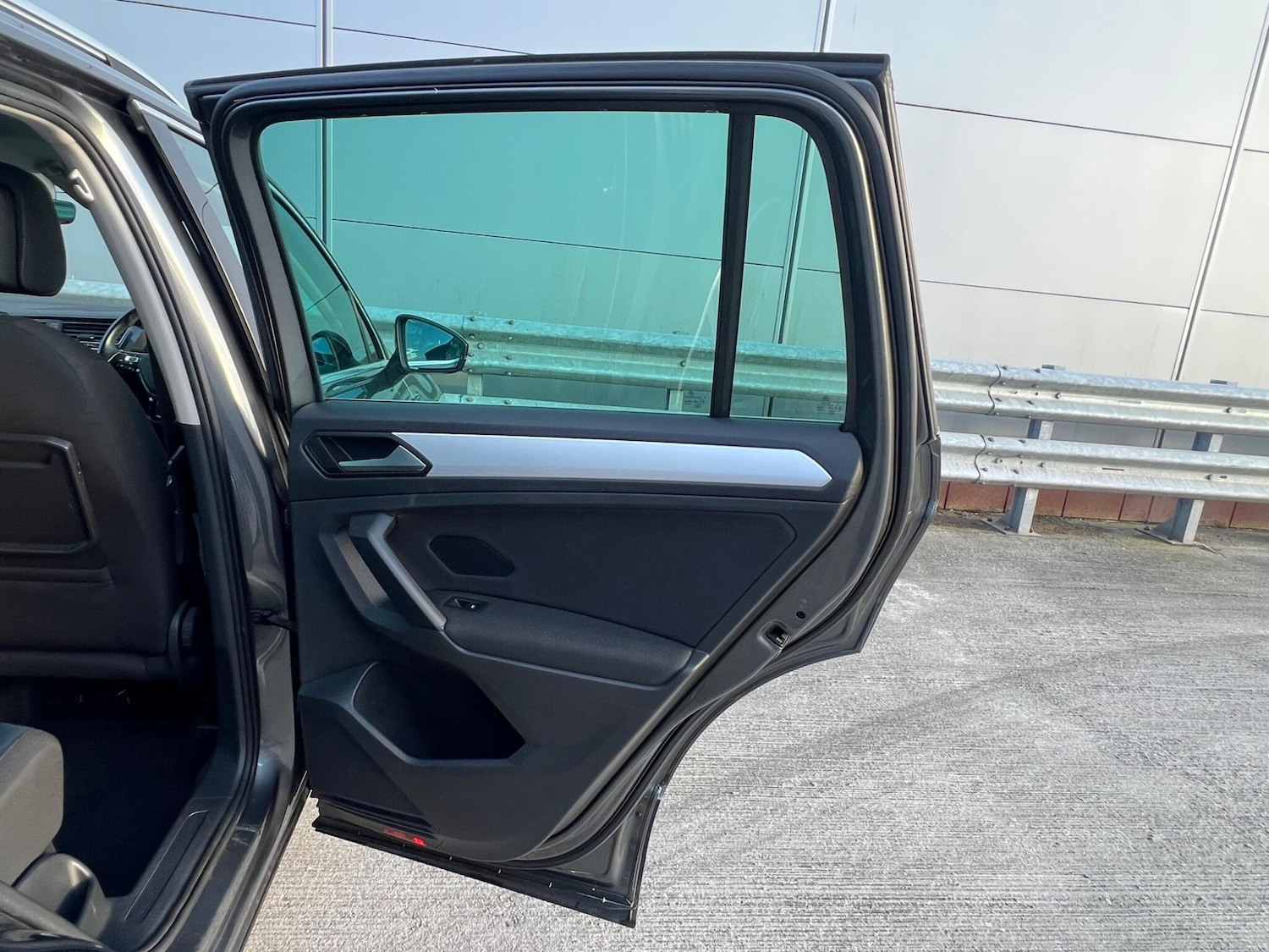 Used Volkswagen Tiguan 2018 for sale - 78062825: Photo 45