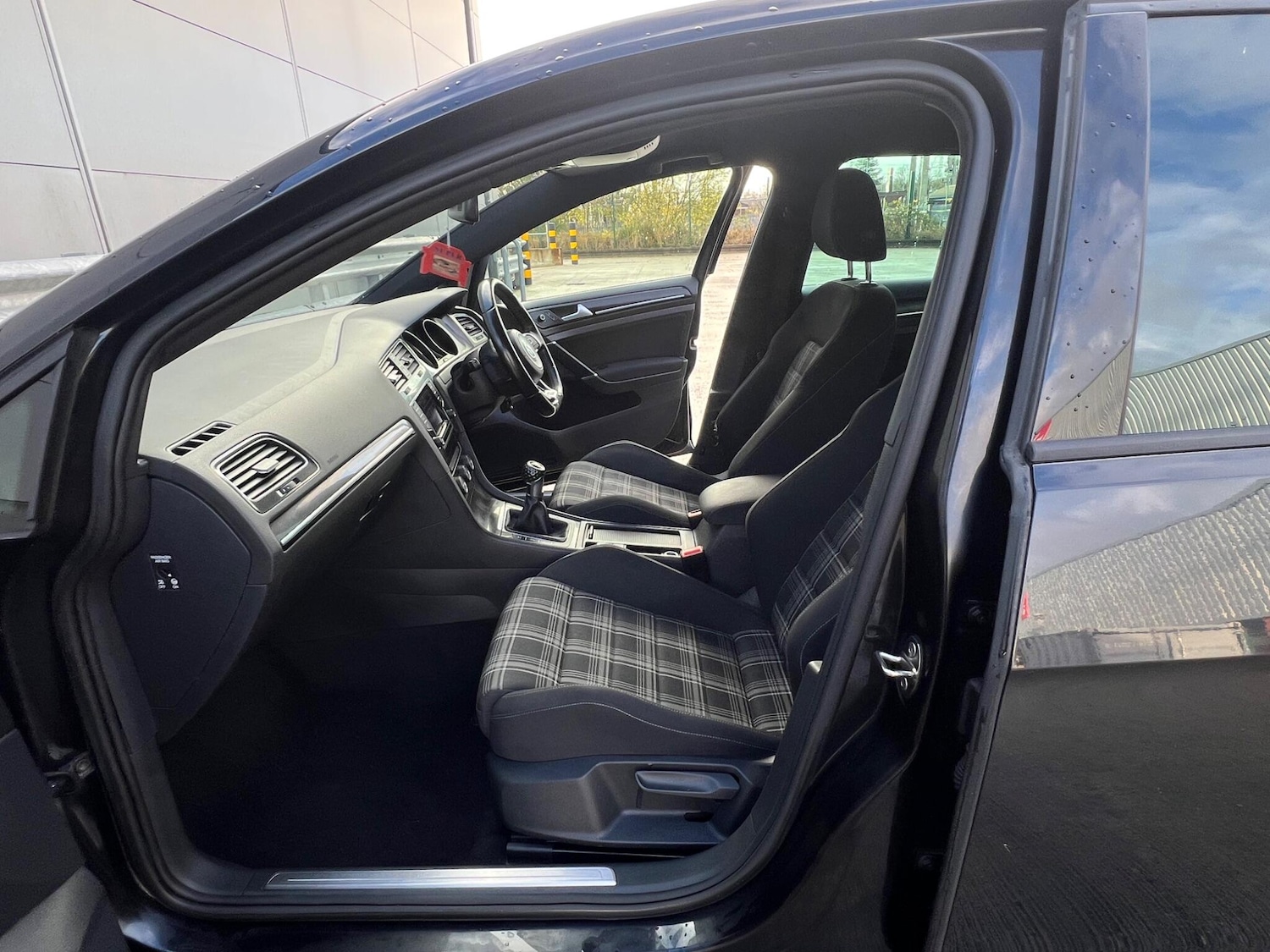 Used Volkswagen Golf 2014 for sale - 77395726: Photo 32