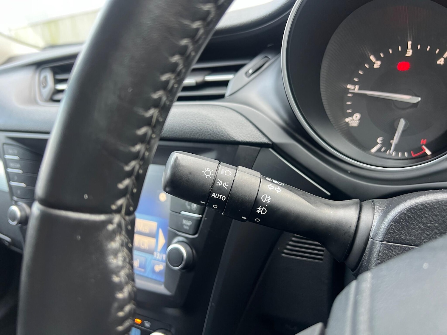 Used Toyota Avensis 2016 for sale - 77396069: Photo 32