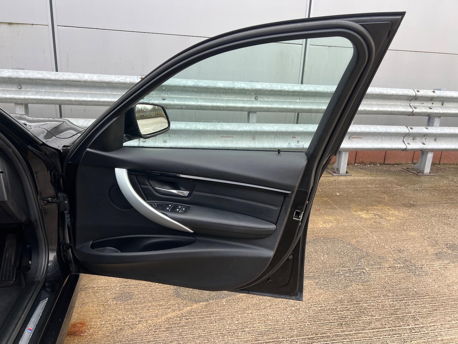 Used BMW 3 Series 2015 for sale - 77395888: Photo 26