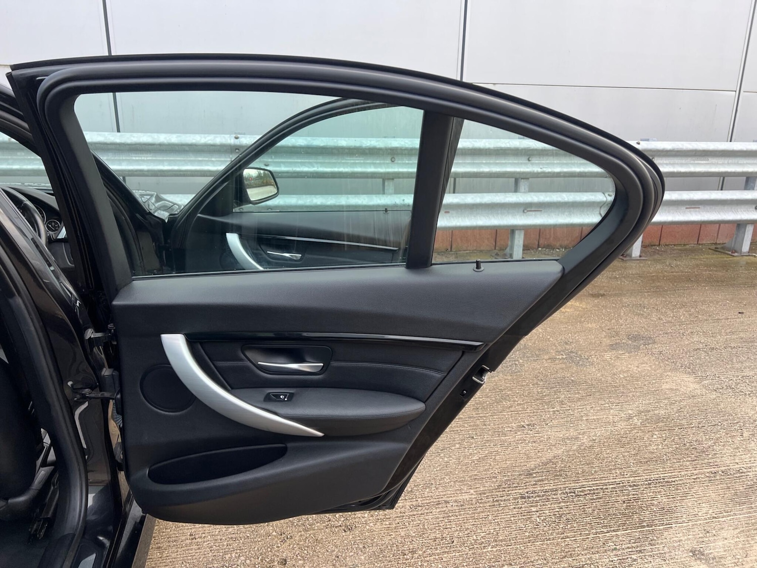 Used BMW 3 Series 2015 for sale - 77395888: Photo 28