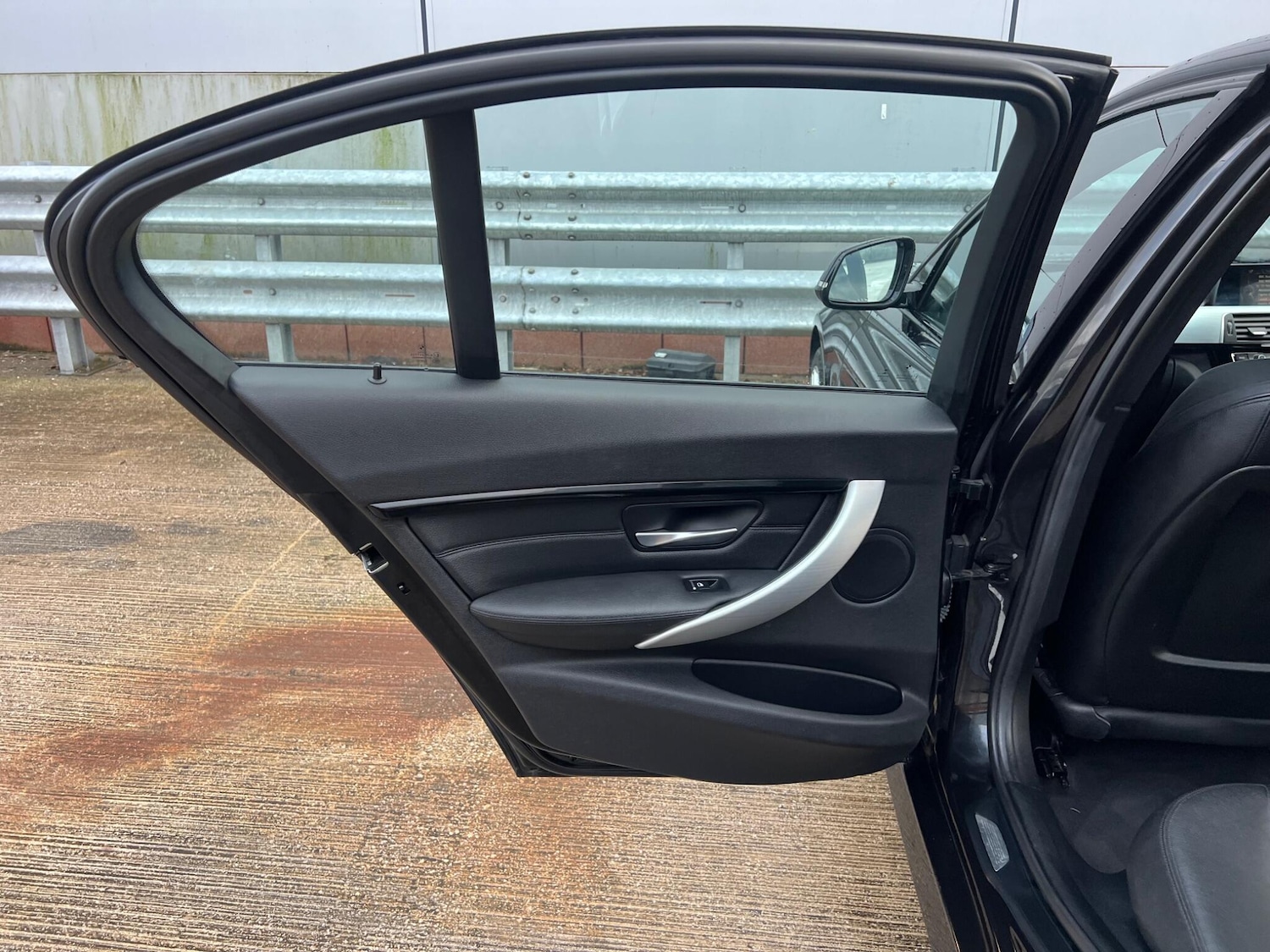 Used BMW 3 Series 2015 for sale - 77395888: Photo 30