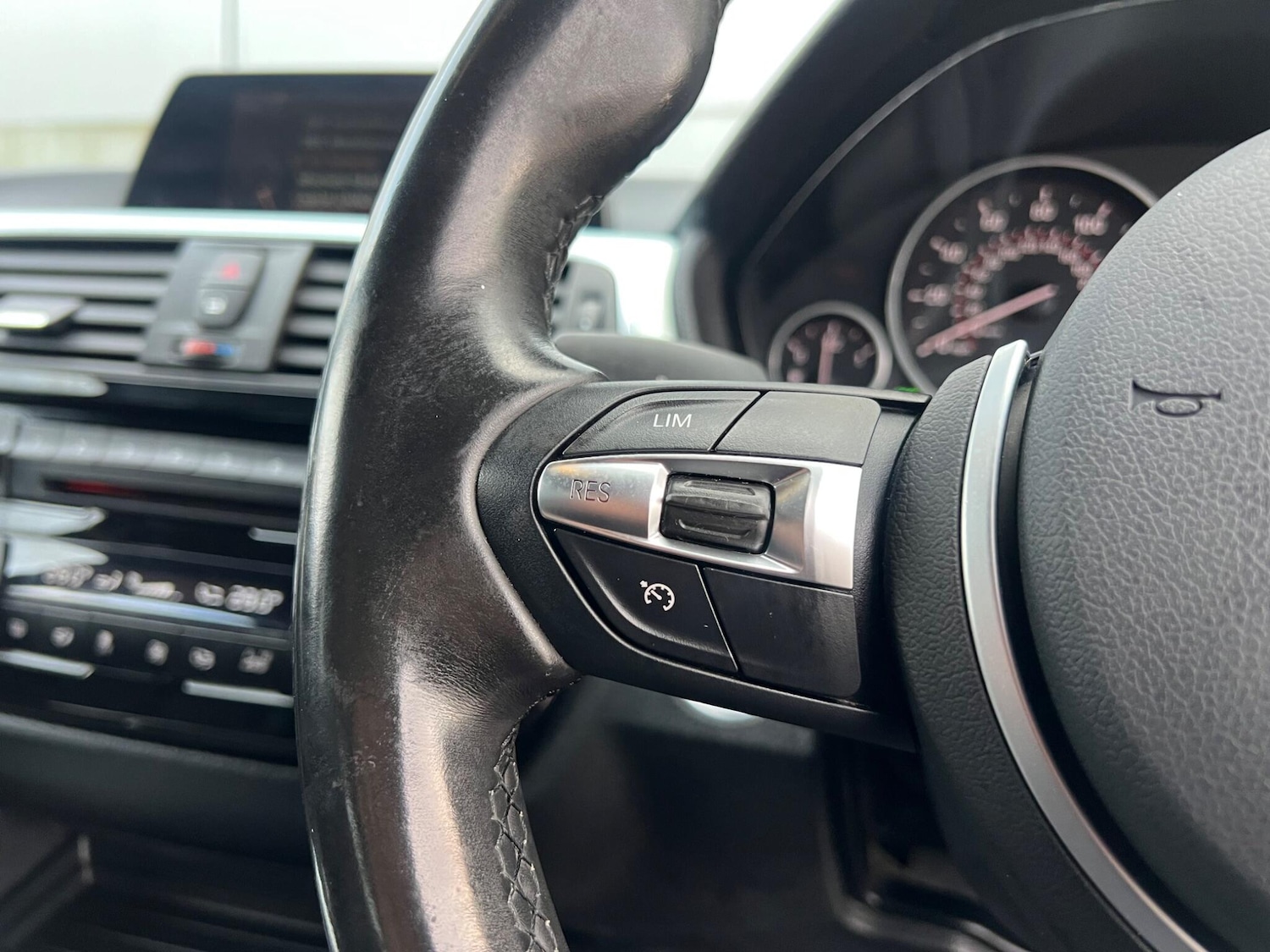 Used BMW 3 Series 2015 for sale - 77395888: Photo 42