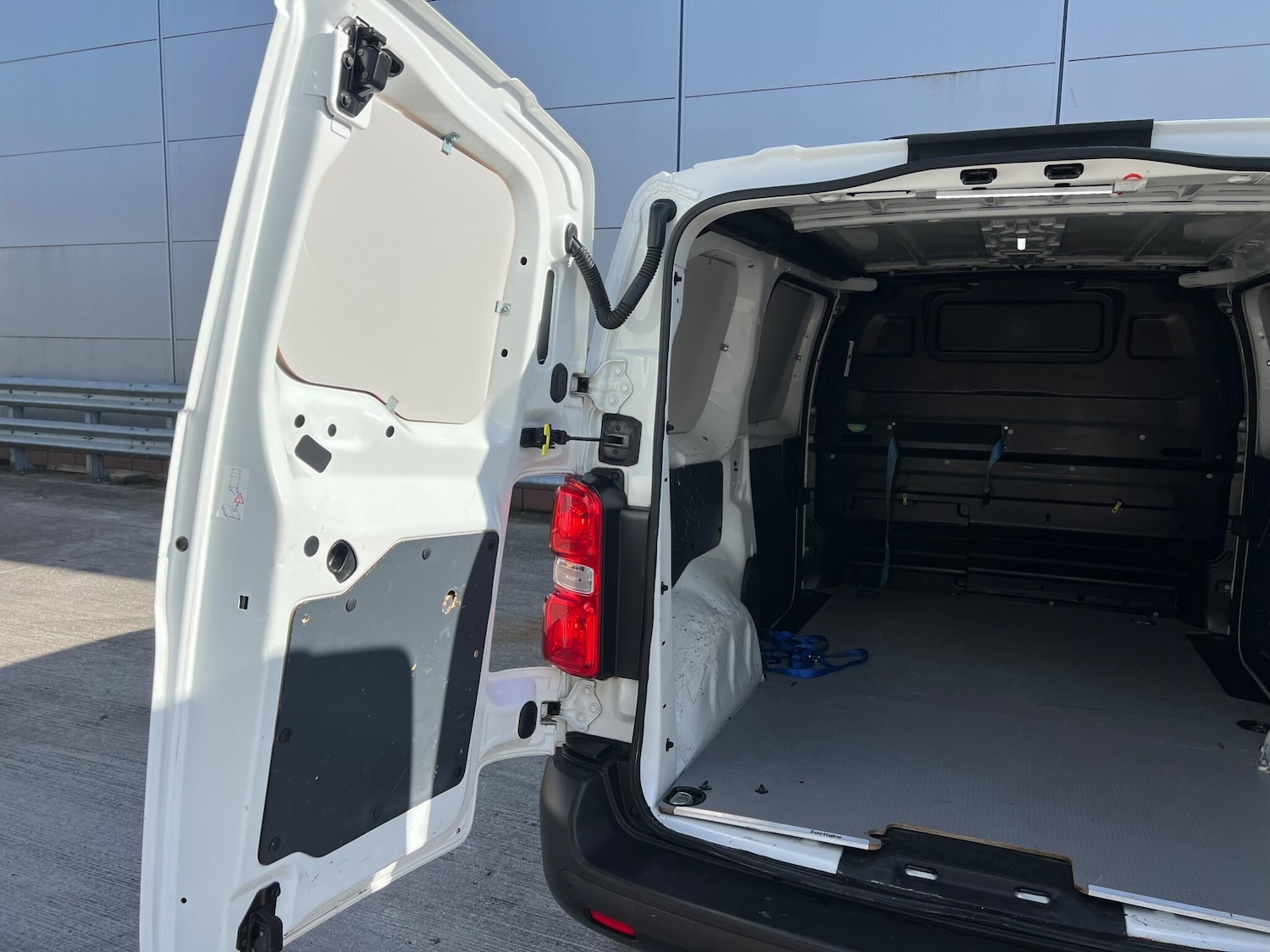 Used Peugeot Expert 2019 for sale - 77909582: Photo 22