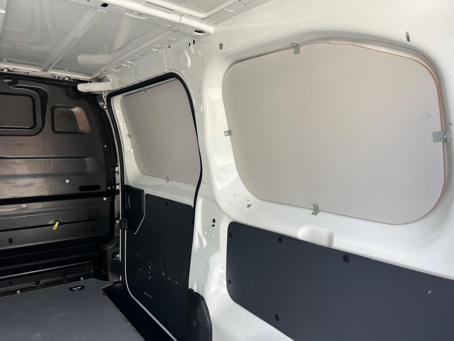 Used Peugeot Expert 2019 for sale - 77909582: Photo 23