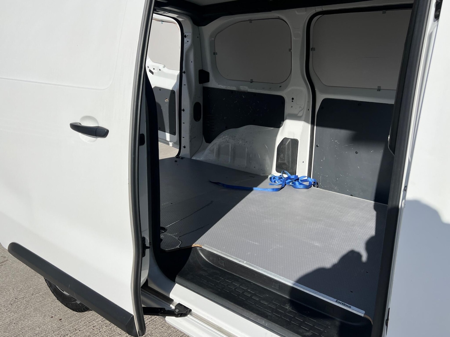 Used Peugeot Expert 2019 for sale - 77909582: Photo 25