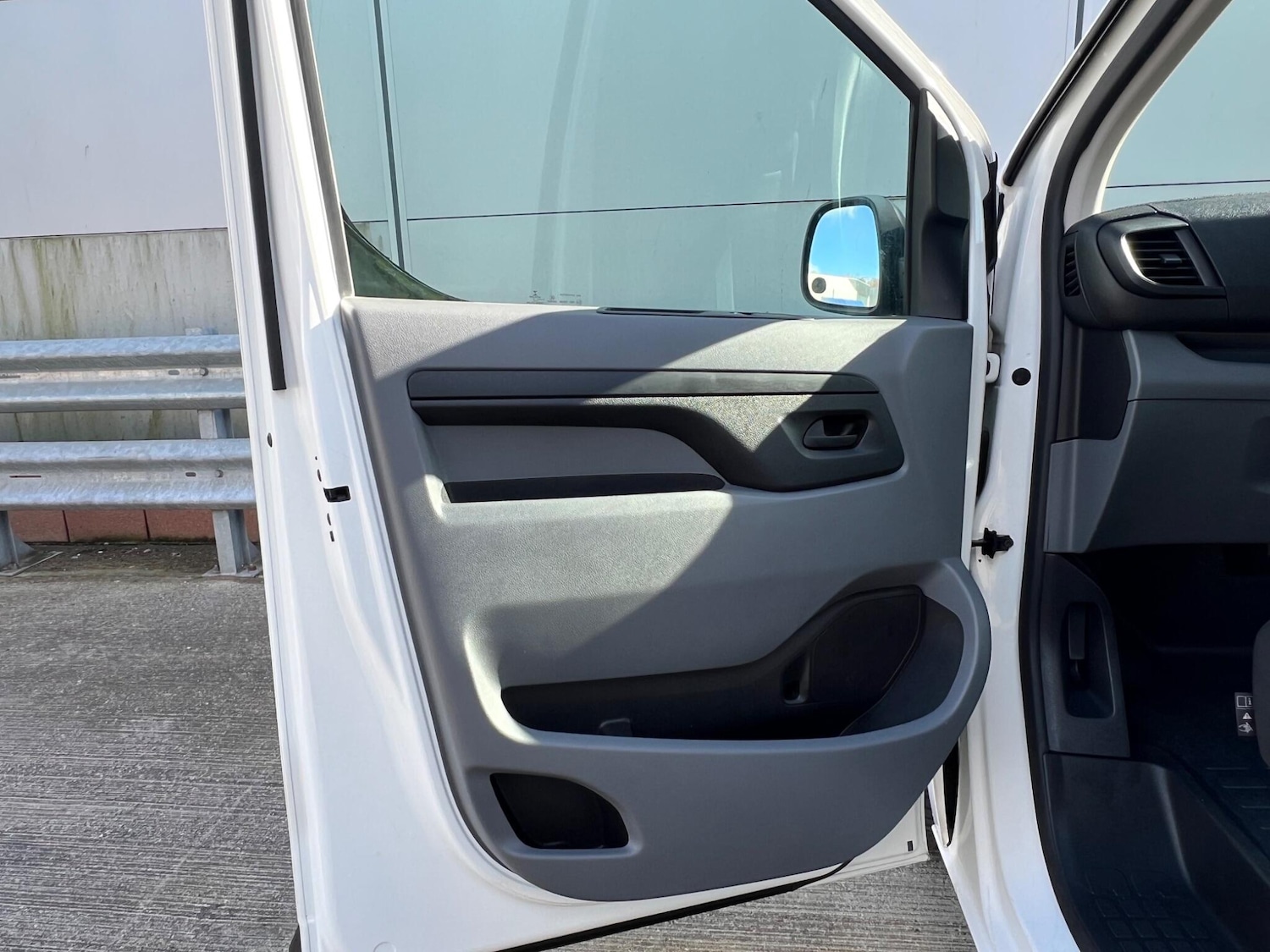 Used Peugeot Expert 2019 for sale - 77909582: Photo 42