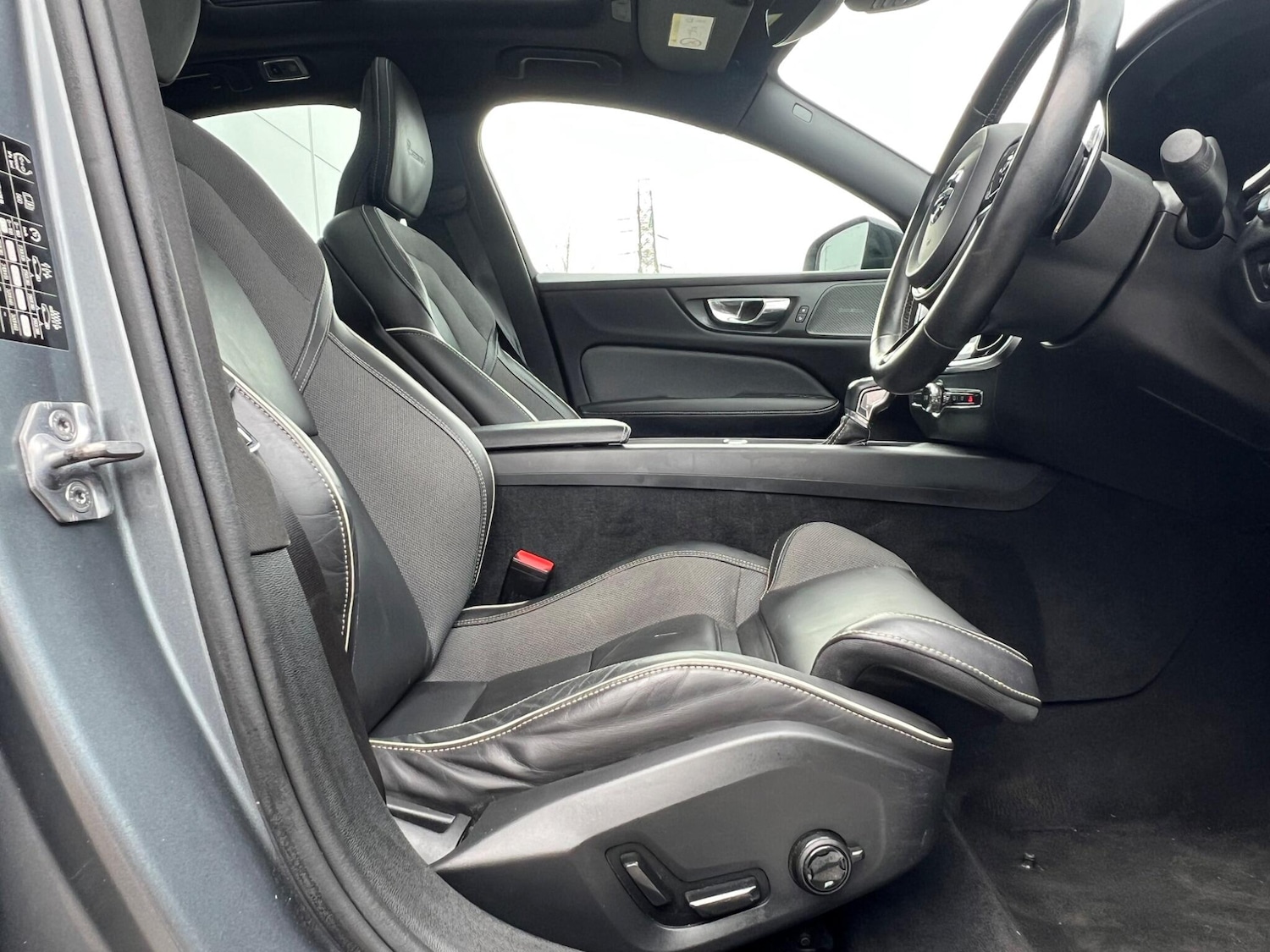 Used Volvo S60 2019 for sale - 77549842: Photo 53