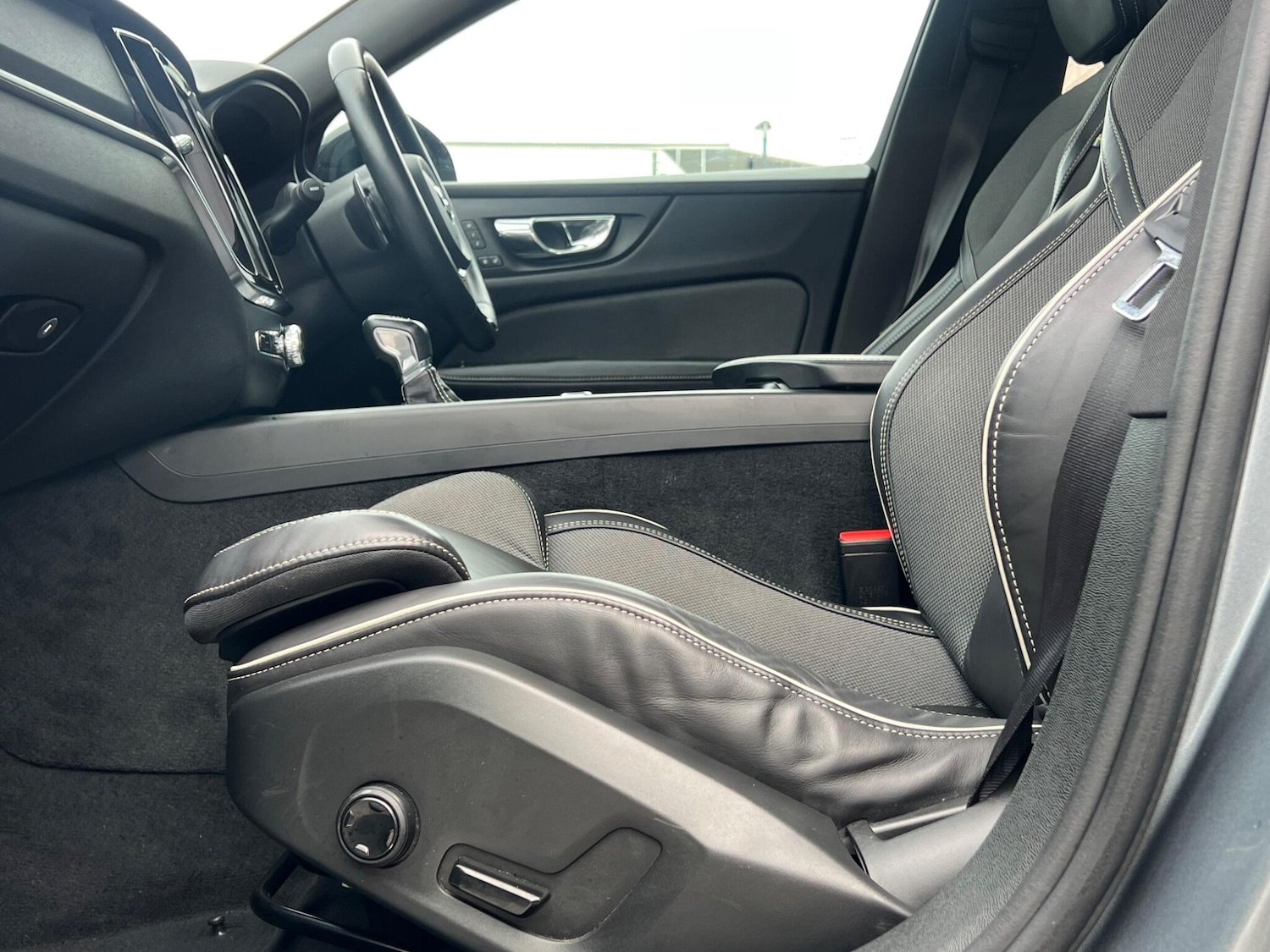 Used Volvo S60 2019 for sale - 77549842: Photo 58