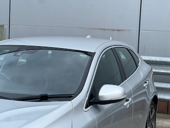 Used Volvo V40 2016 for sale - 78677906: Photo