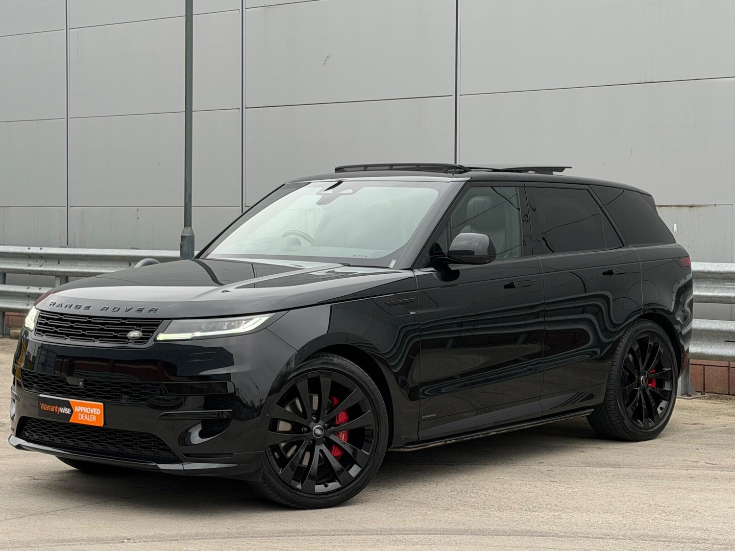 Used Land Rover Range Rover Sport 2024 for sale - 77794066: Photo 4