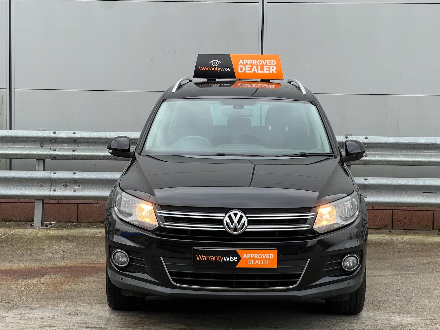 Used Volkswagen Tiguan 2014 for sale - 77496225: Photo 2
