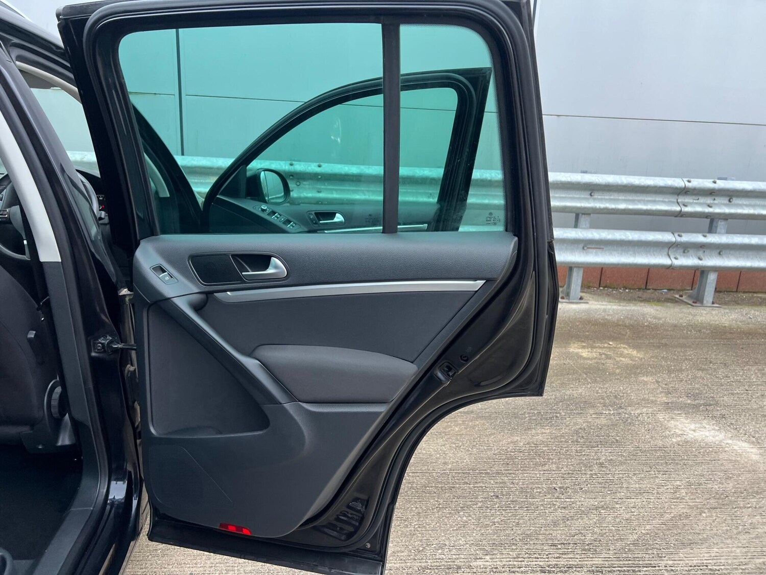 Used Volkswagen Tiguan 2014 for sale - 77496225: Photo 28