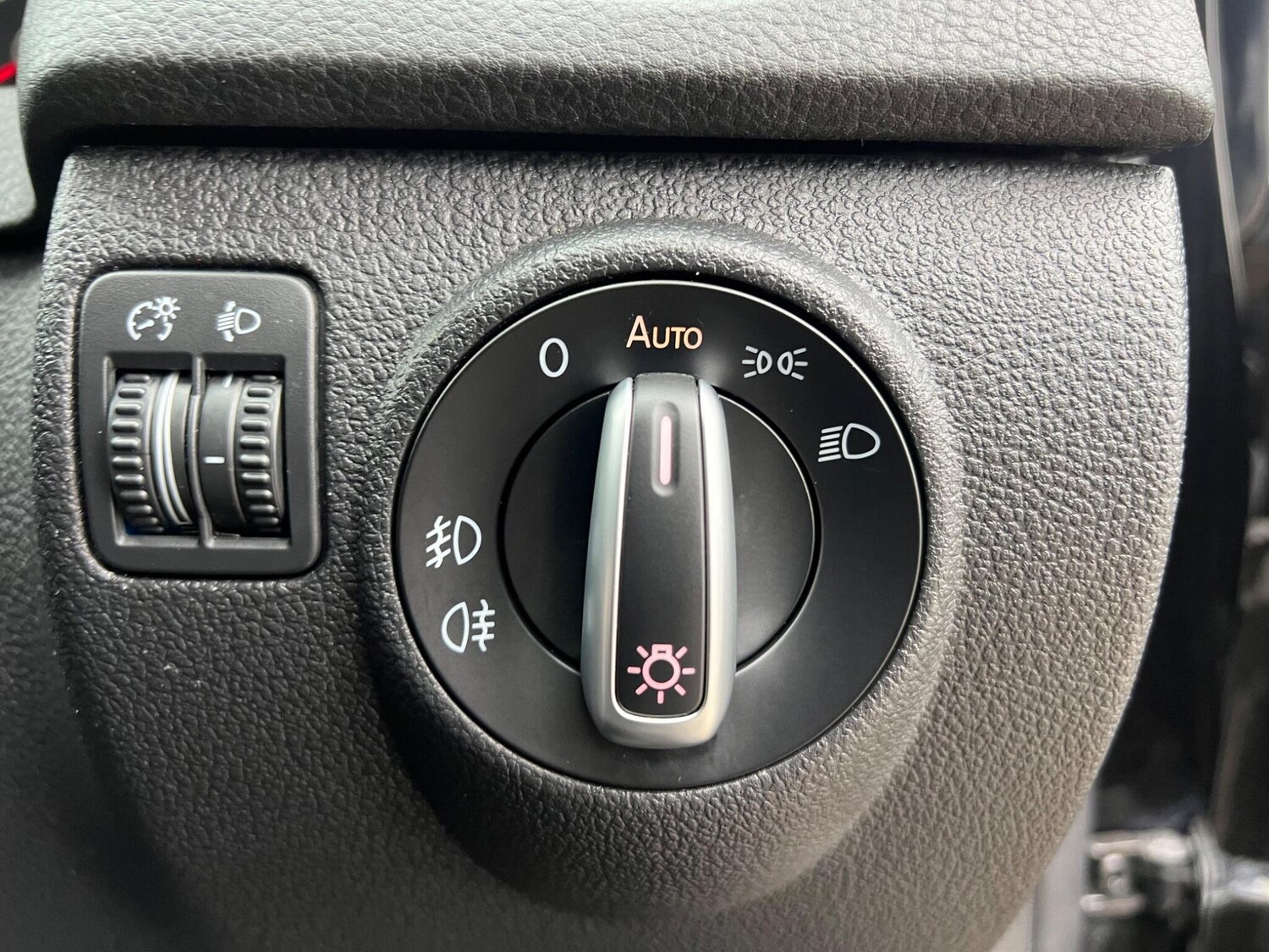 Used Volkswagen Tiguan 2014 for sale - 77496225: Photo 36