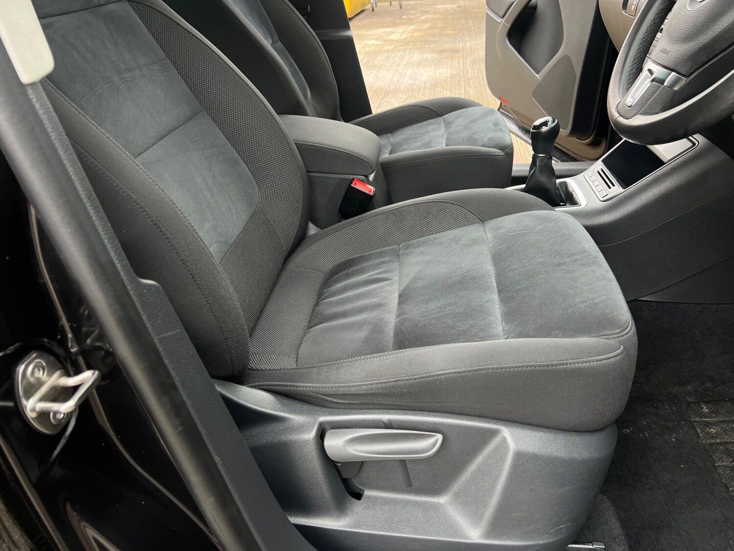 Used Volkswagen Tiguan 2014 for sale - 77496225: Photo 38