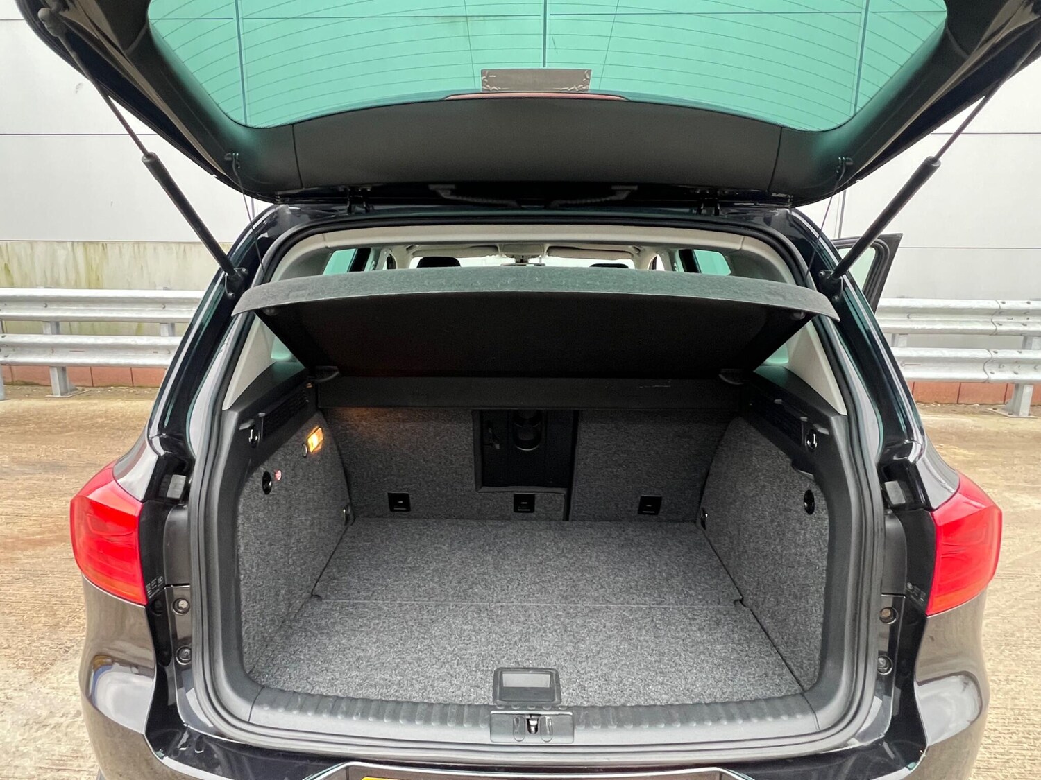 Used Volkswagen Tiguan 2014 for sale - 77496225: Photo 61