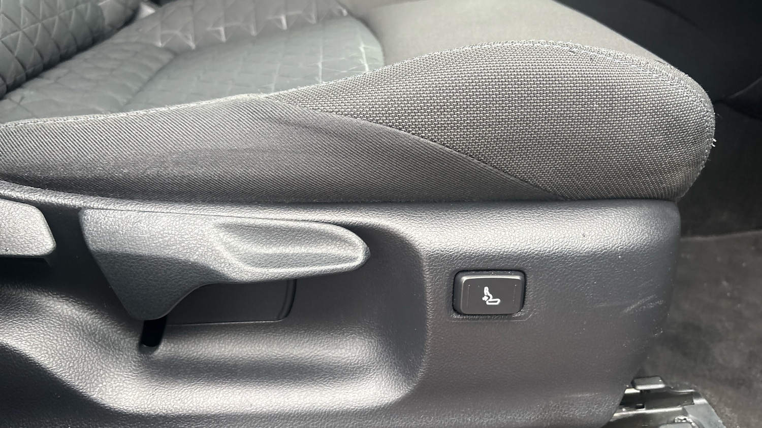 Used Toyota C-HR 2020 for sale - 77271304: Photo 23