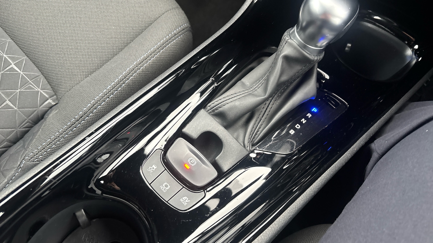 Used Toyota C-HR 2020 for sale - 77271304: Photo 27