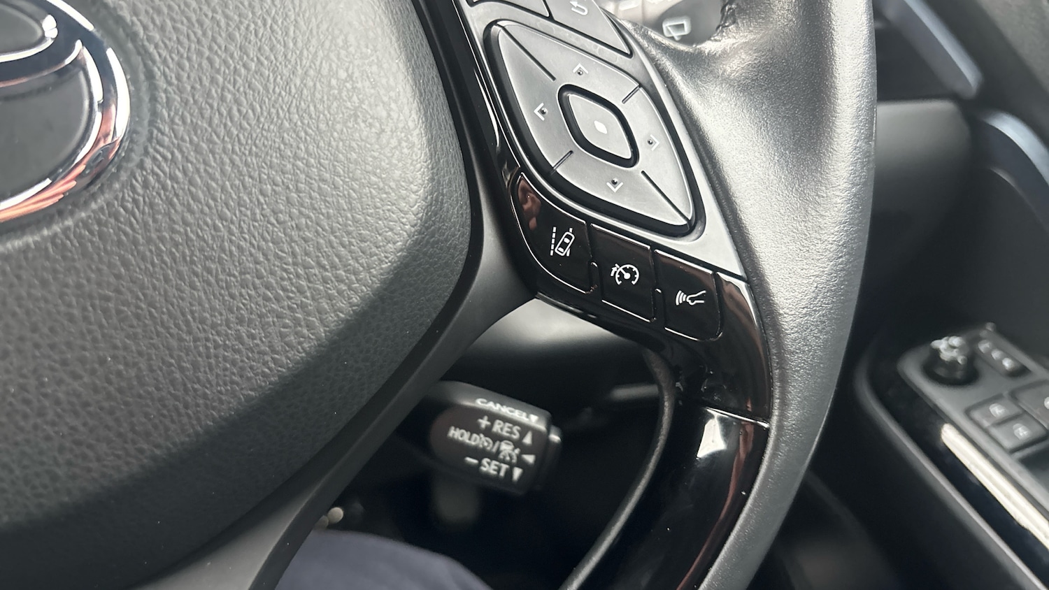 Used Toyota C-HR 2020 for sale - 77271304: Photo 29