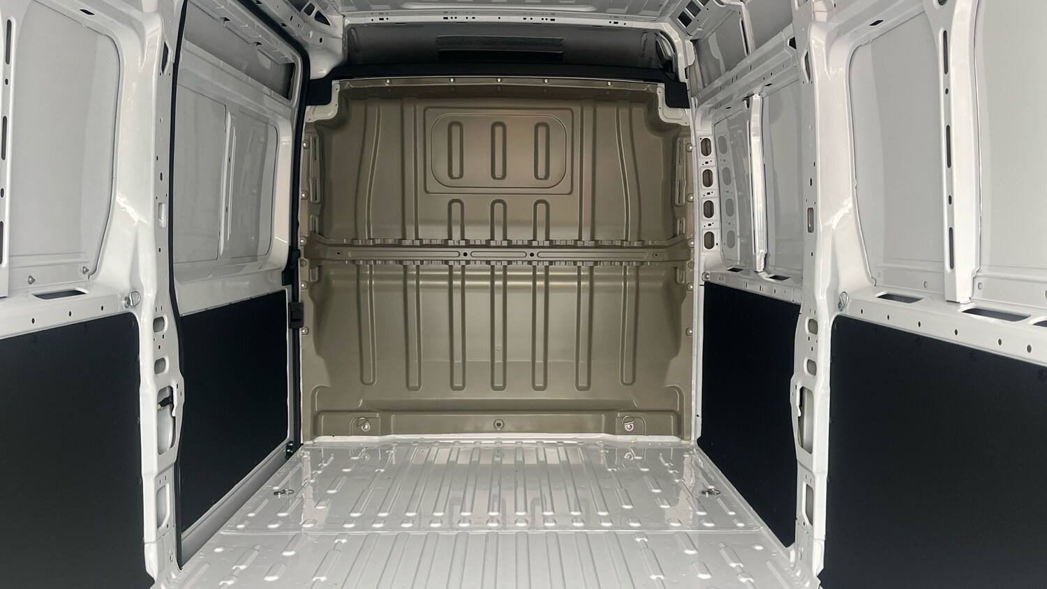 Used Peugeot Boxer 2025 for sale - 76206535: Photo 34